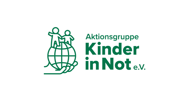 01_pfeifer-und-langen-engagement-kinder-in-not-2x