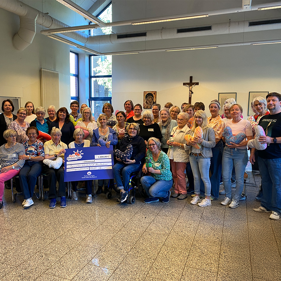pfeifer-und-langen-gluecksmomente-gewinner-elsdorf-aktion-herzkissen-2x